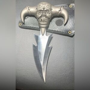 Collector Knife Fantasy Blade – Skull Head w/ Horns – Heavy Decorative Dagger